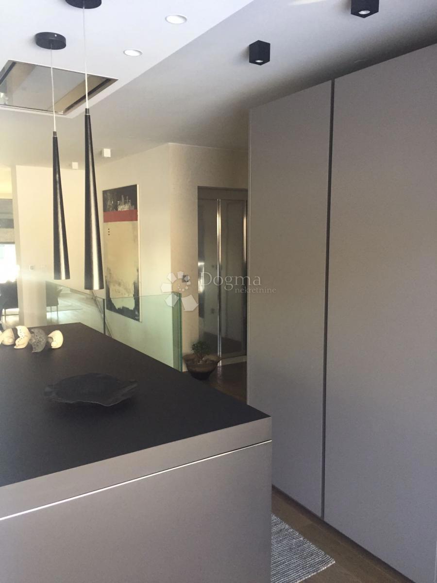 Allogio Pantovčak, Gornji Grad - Medveščak, 165m2