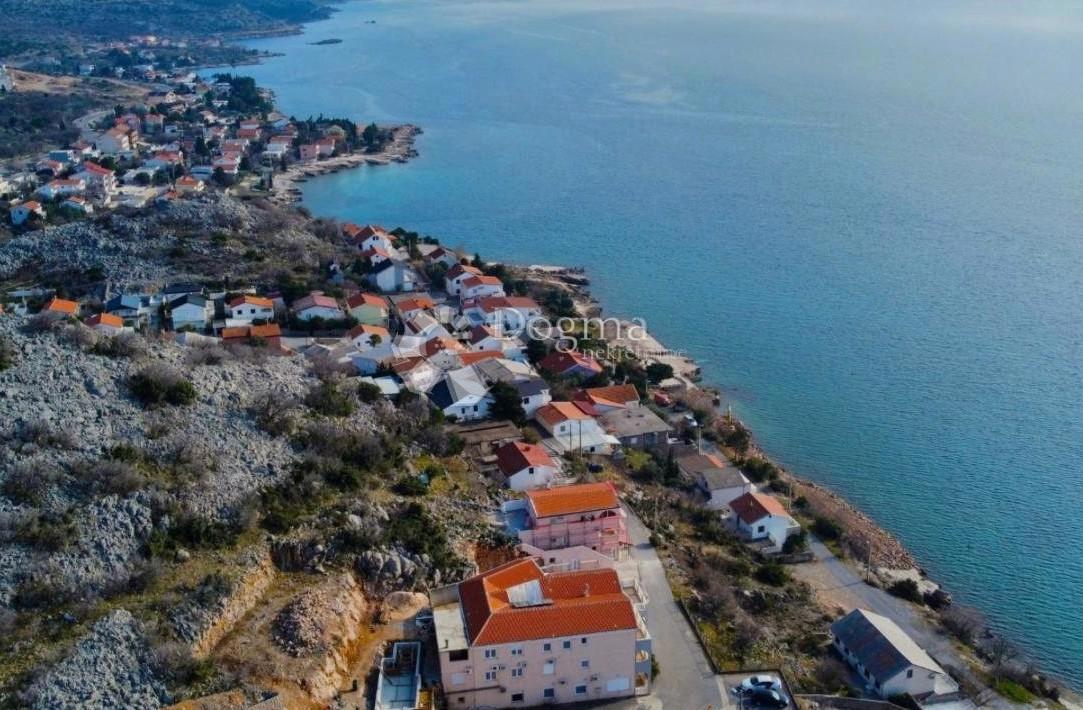 Terreno edificabile Cesarica, Karlobag, 525m2