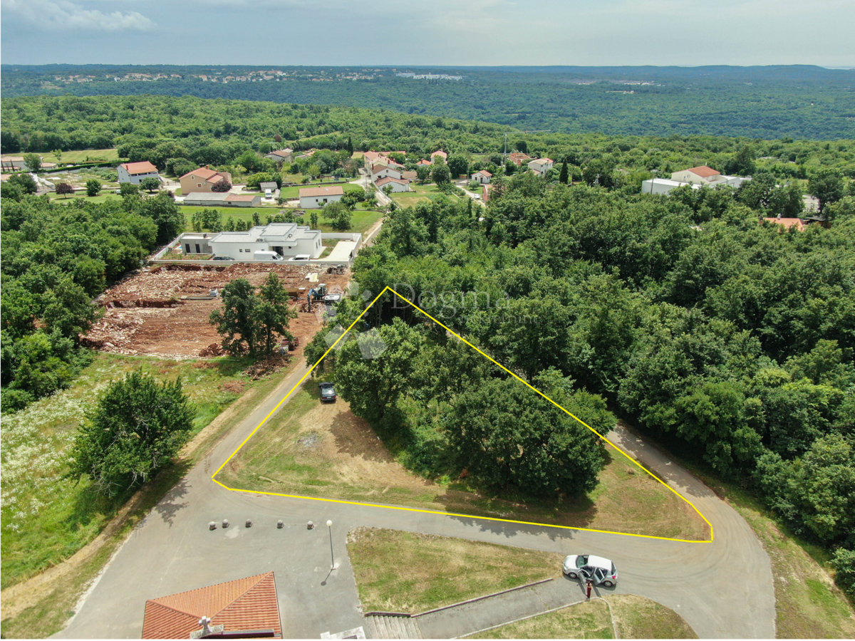 Terreno edificabile Kanfanar, 1.461m2