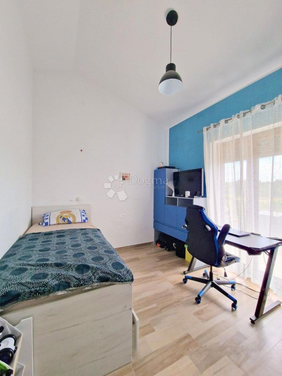 PARENZO (dintorni) - Nuova casa moderna, l'ultima della fila