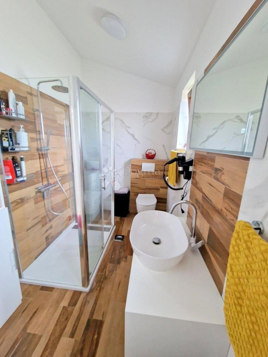 PARENZO (dintorni) - Nuova casa moderna, l'ultima della fila