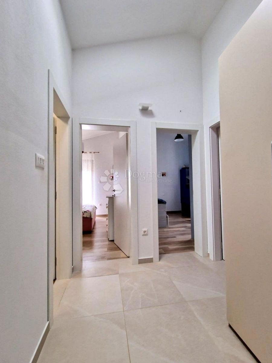 PARENZO (dintorni) - Nuova casa moderna, l'ultima della fila