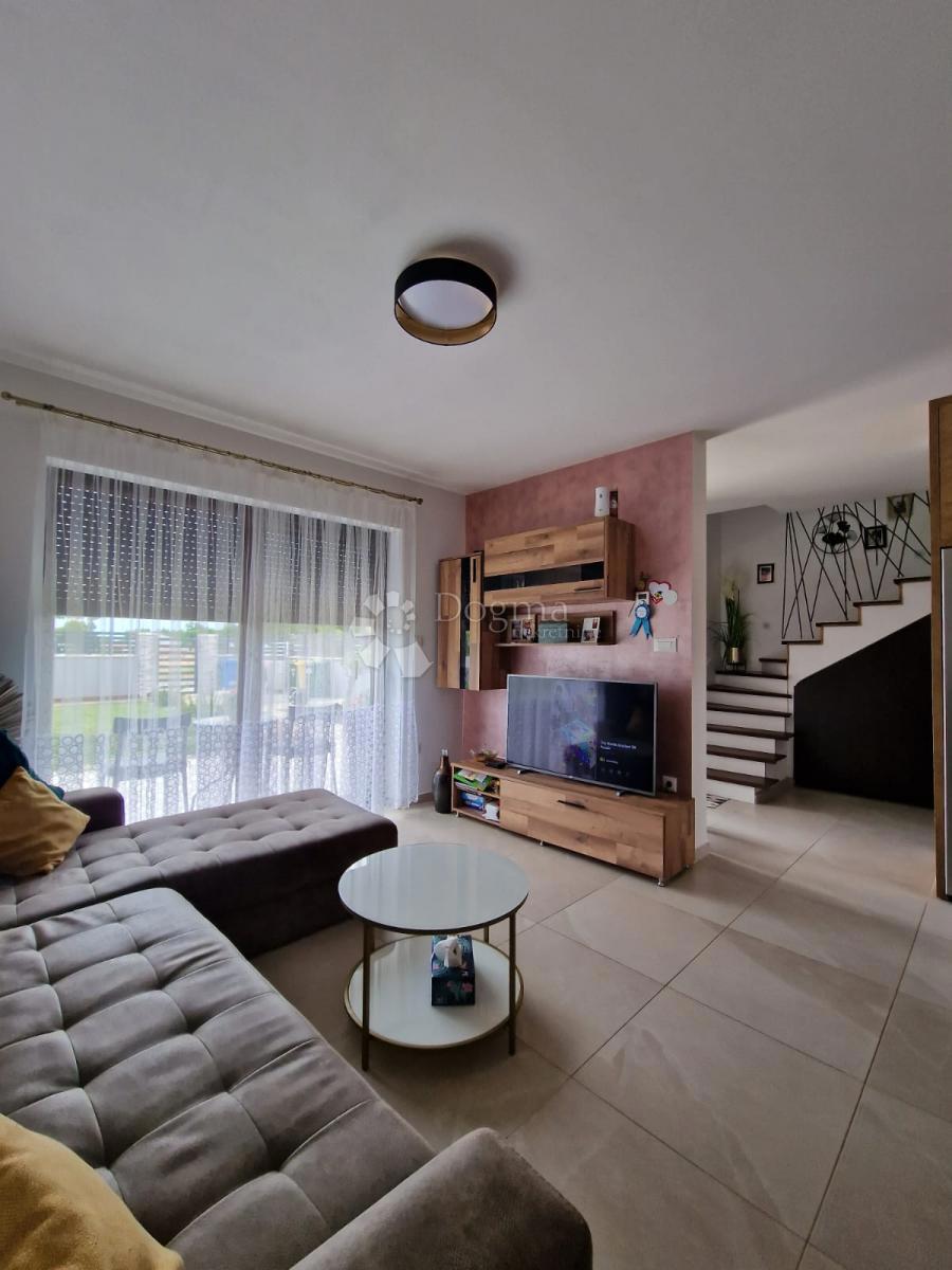 PARENZO (dintorni) - Nuova casa moderna, l'ultima della fila