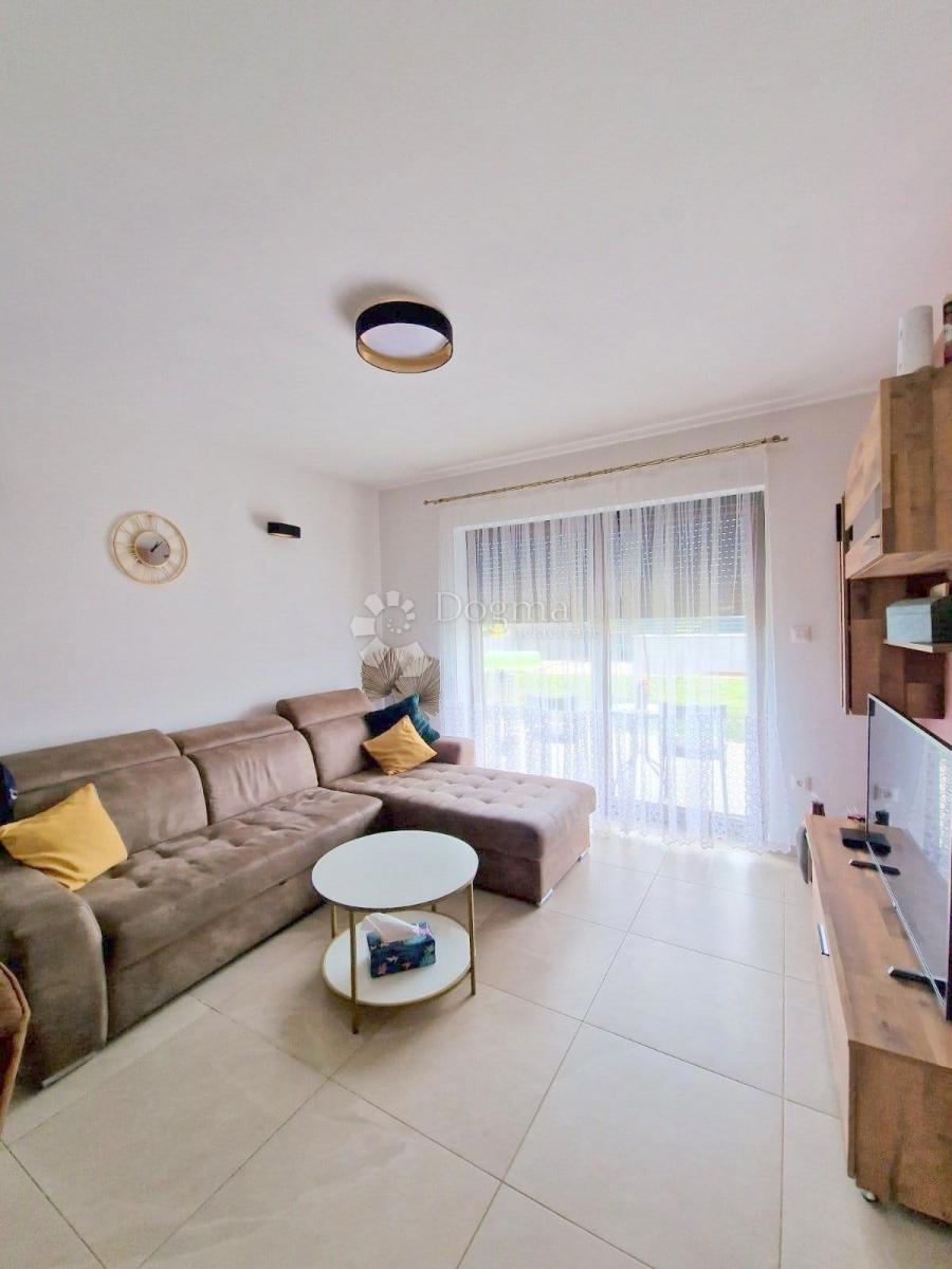 PARENZO (dintorni) - Nuova casa moderna, l'ultima della fila