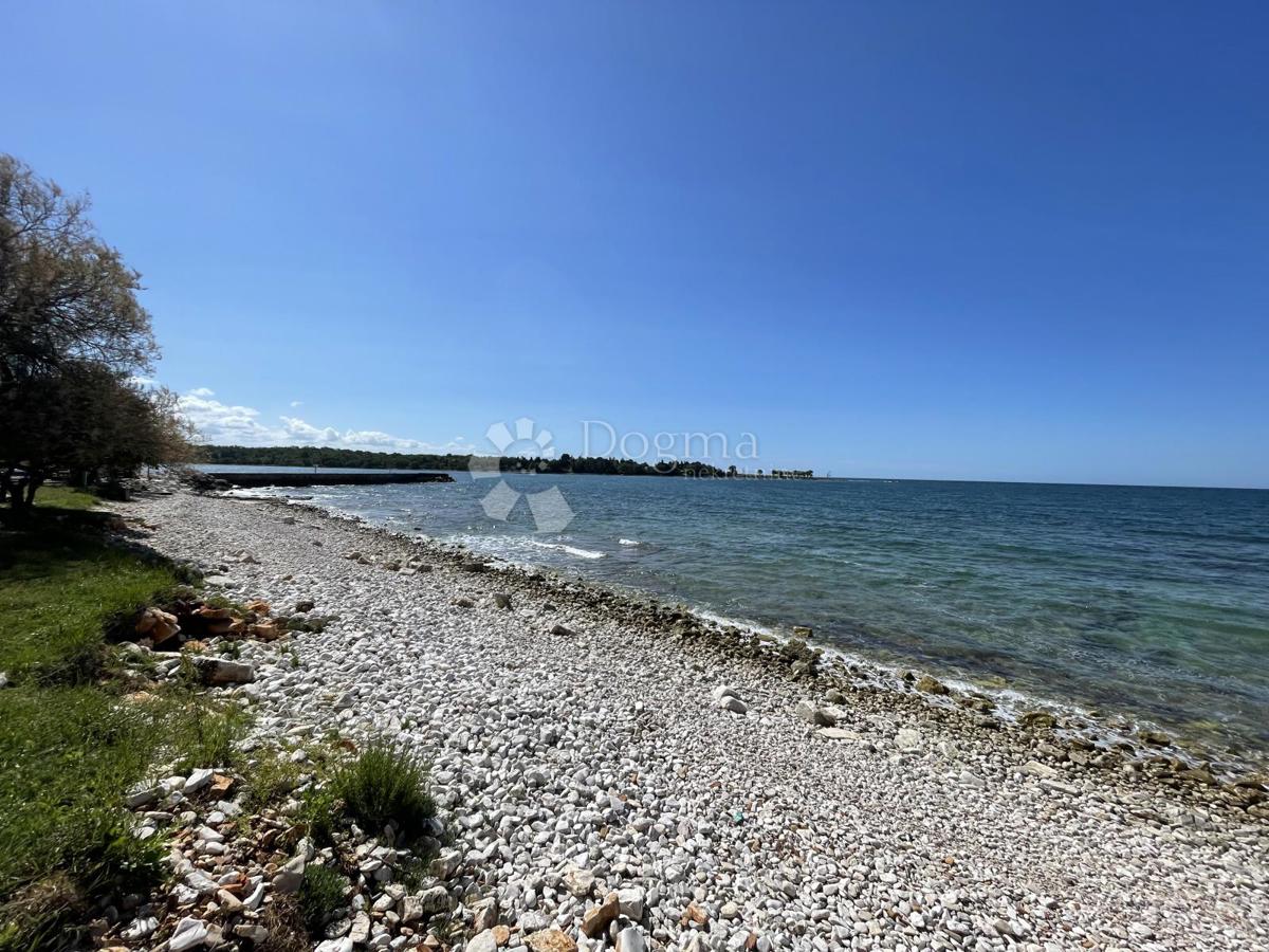 DINTORNI DI UMAGO, TERRENO EDIFICABILE VICINO ALLA SPIAGGIA