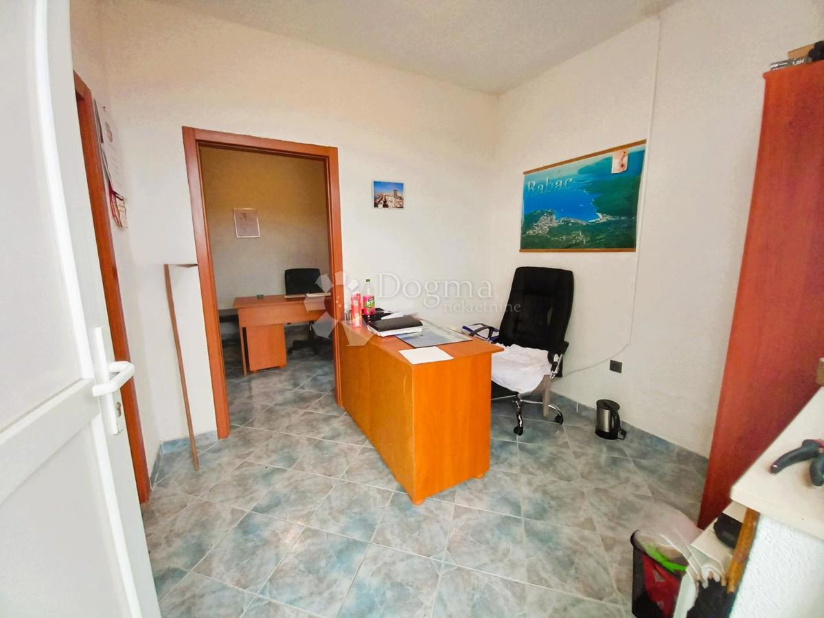 Istria, Labin, piano con tre appartamenti