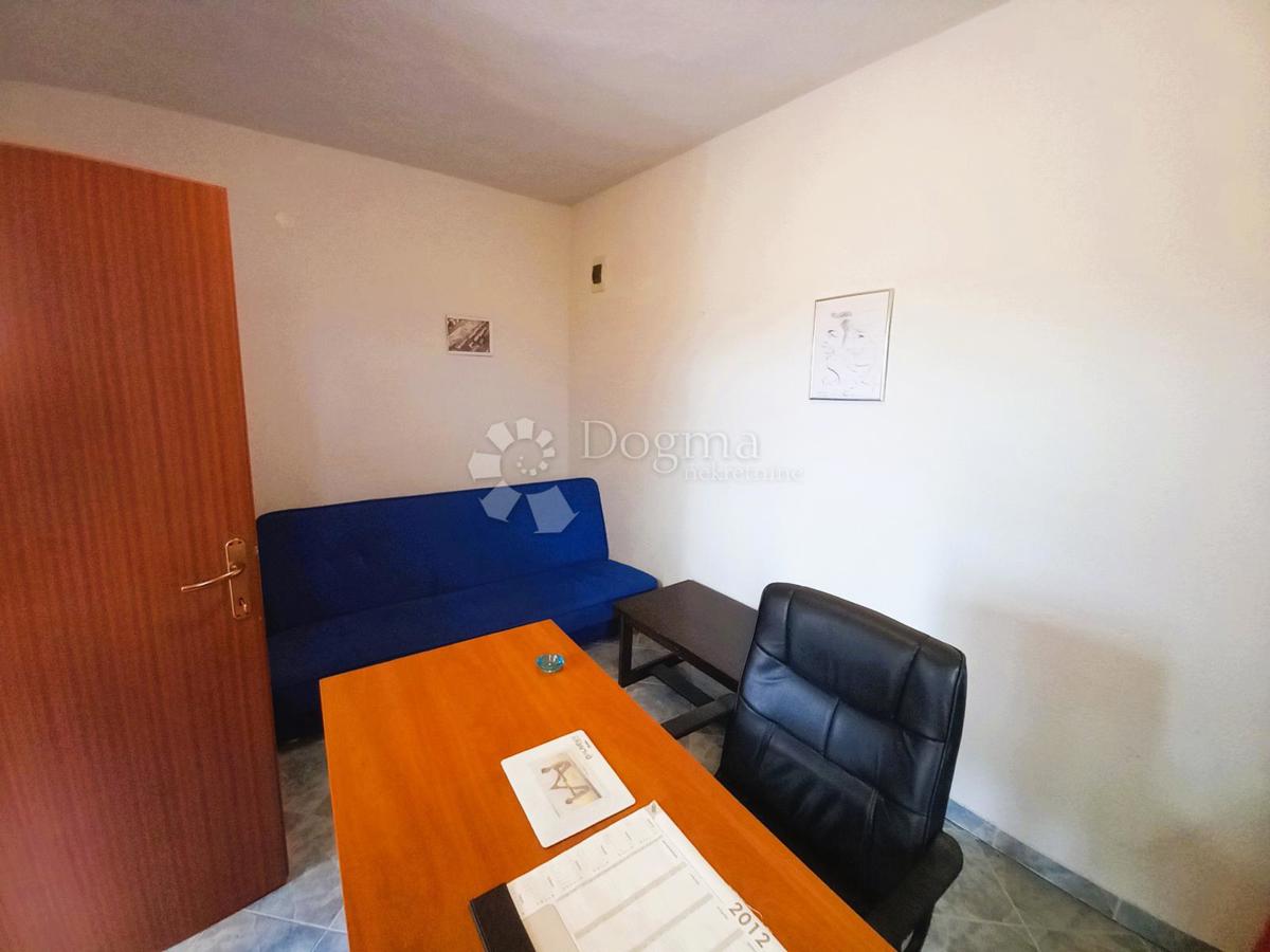 Istria, Labin, piano con tre appartamenti