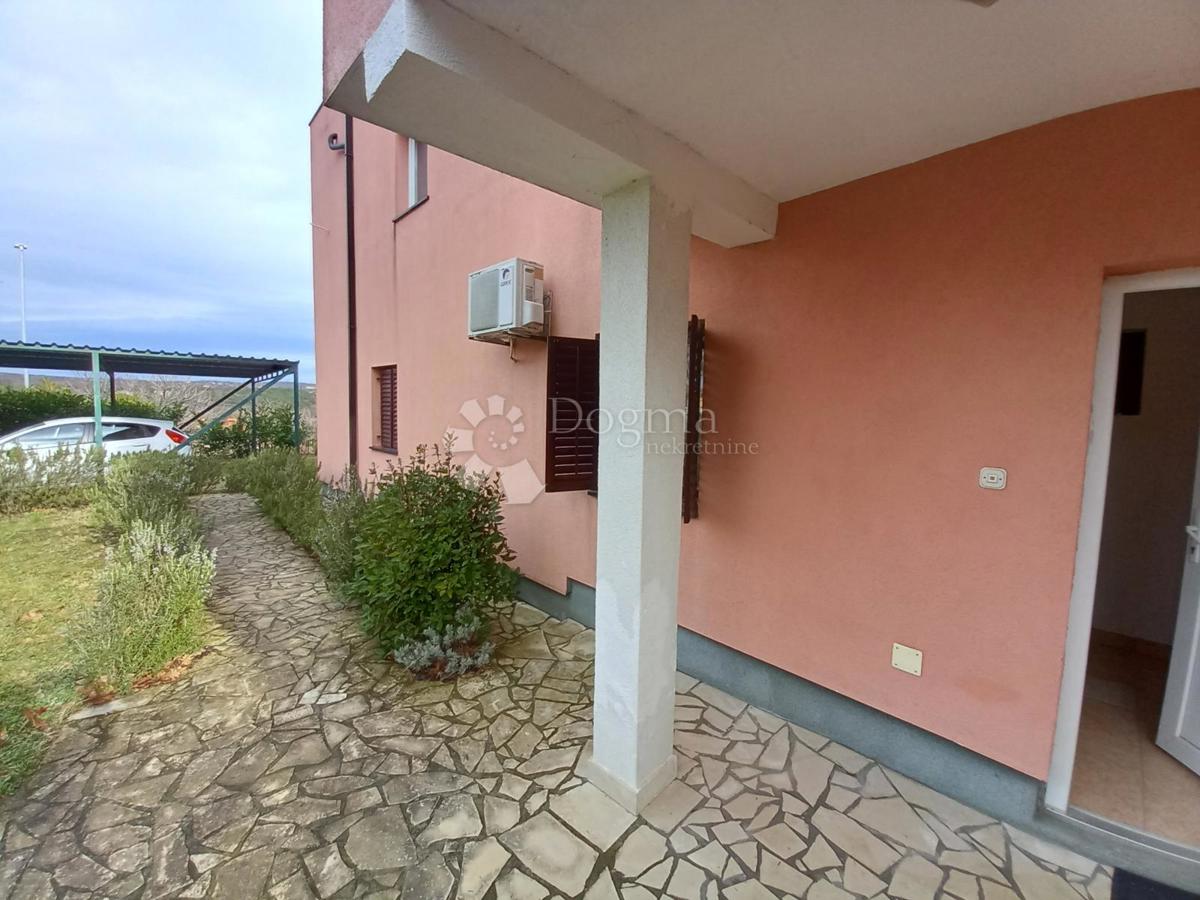 Istria, Labin, piano con tre appartamenti