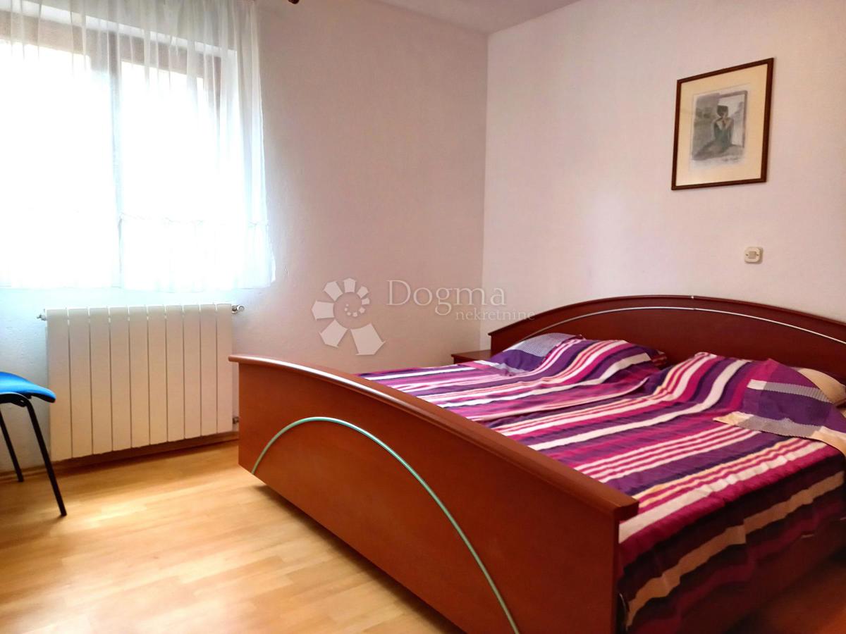 Istria, Labin, piano con tre appartamenti