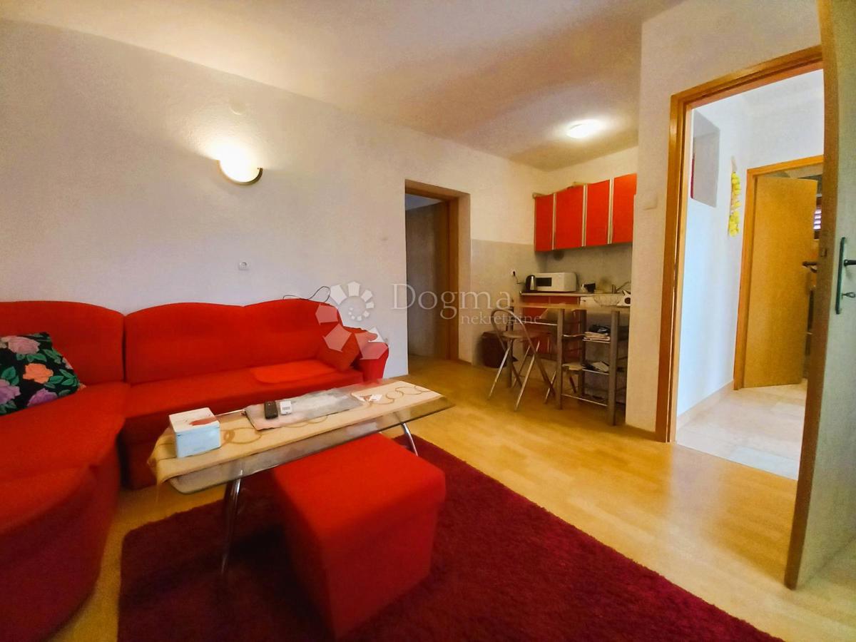 Istria, Labin, piano con tre appartamenti
