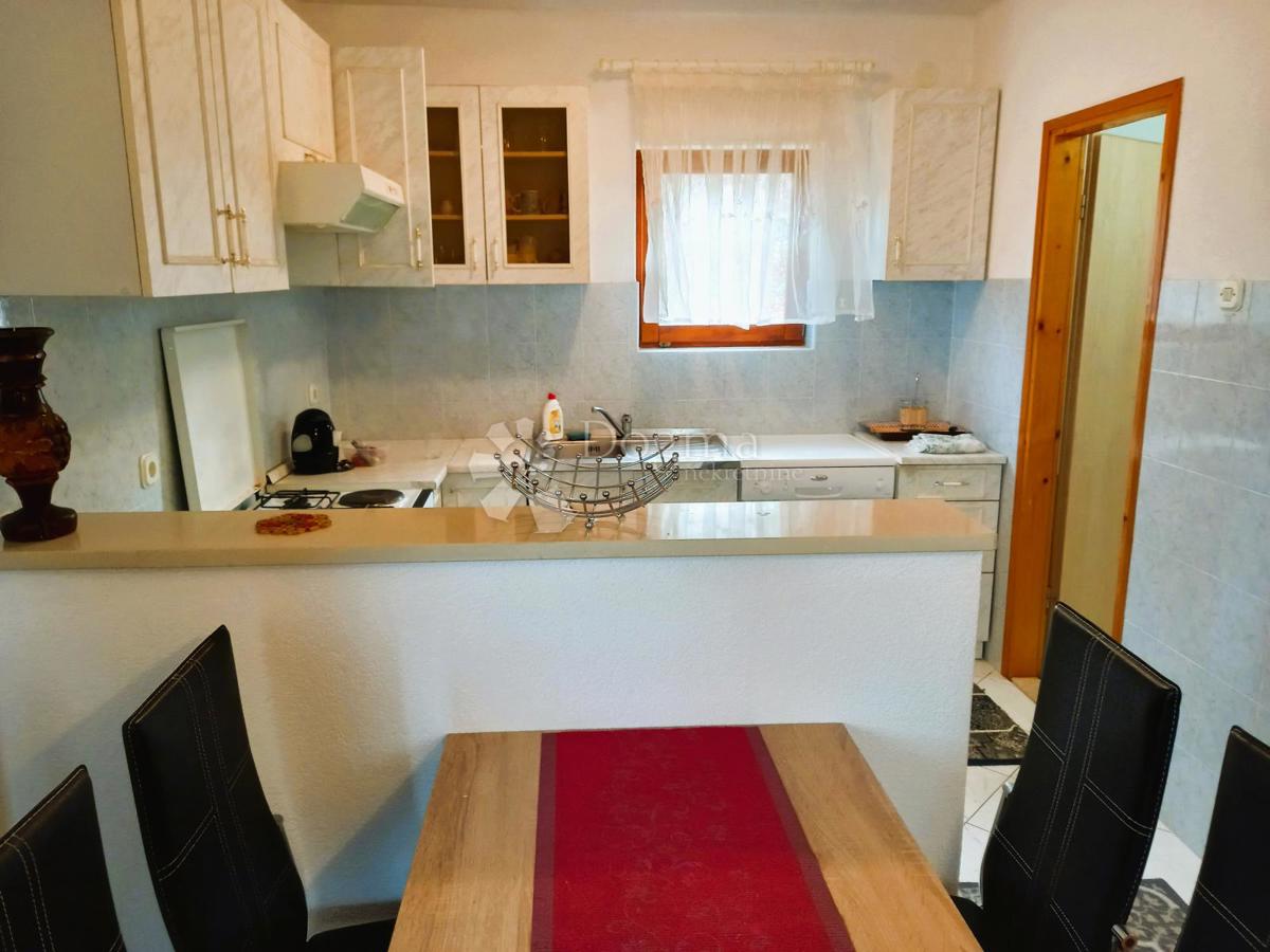 Istria, Labin, piano con tre appartamenti