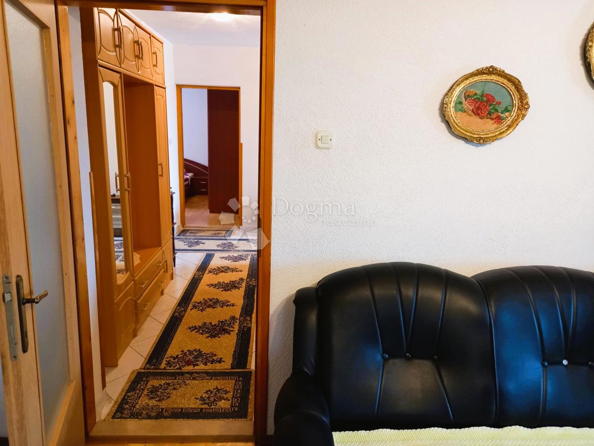 Istria, Labin, piano con tre appartamenti