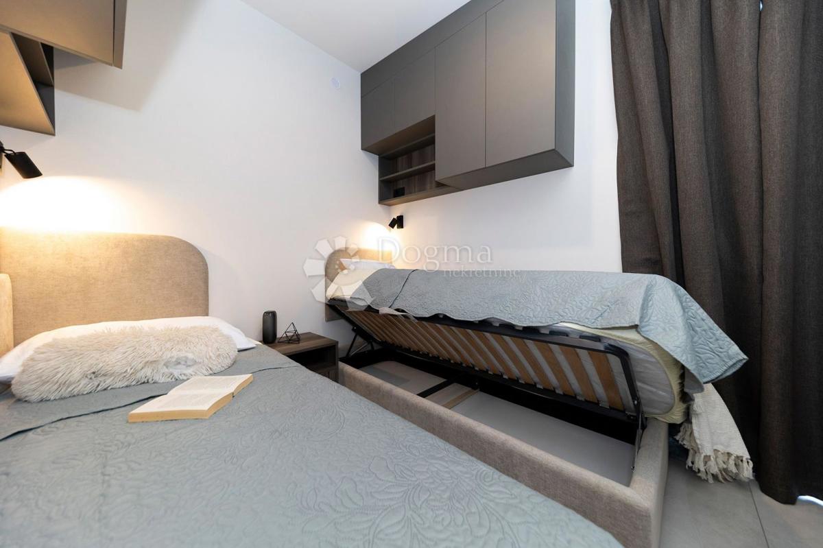 Terreno edificabile a Ražanac - posizione TOP! elettricità, acqua, casa mobile, a 600 metri dal mare!