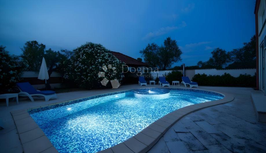 Casa Valdebek, Pula, 350m2