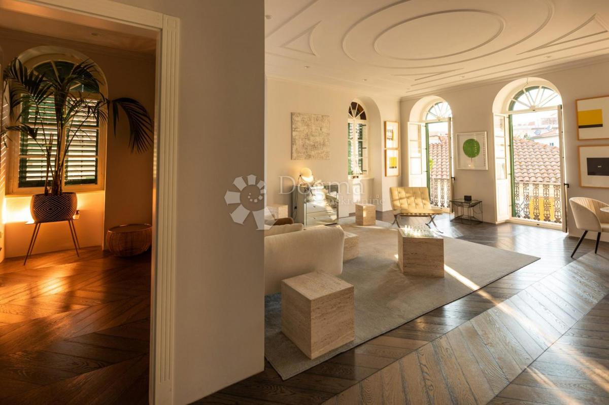 Lux Allogio Grad, Šibenik, 90m2