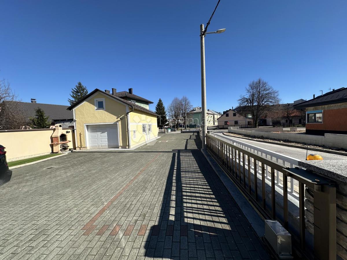 Casa Centar, Gospić, 550m2