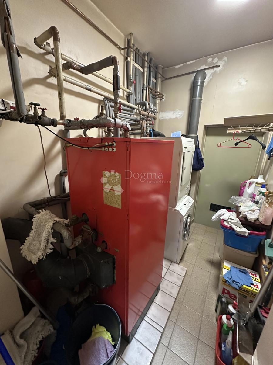 Casa Centar, Gospić, 550m2