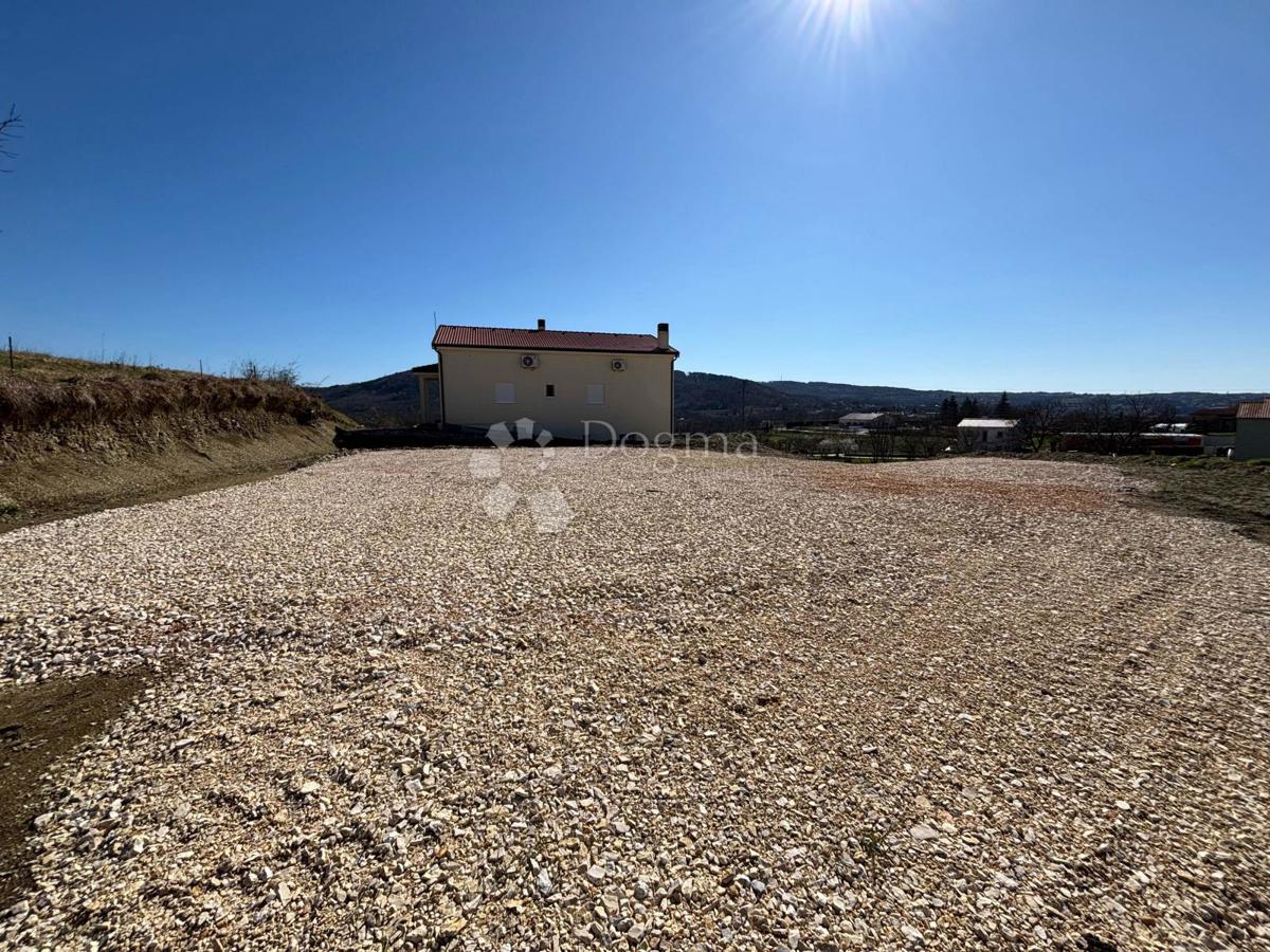 Terreno edificabile Novaki Pazinski, Cerovlje, 733m2