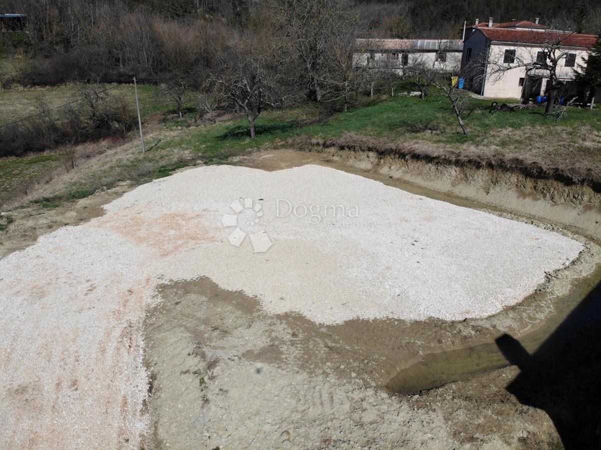 Terreno edificabile Novaki Pazinski, Cerovlje, 733m2