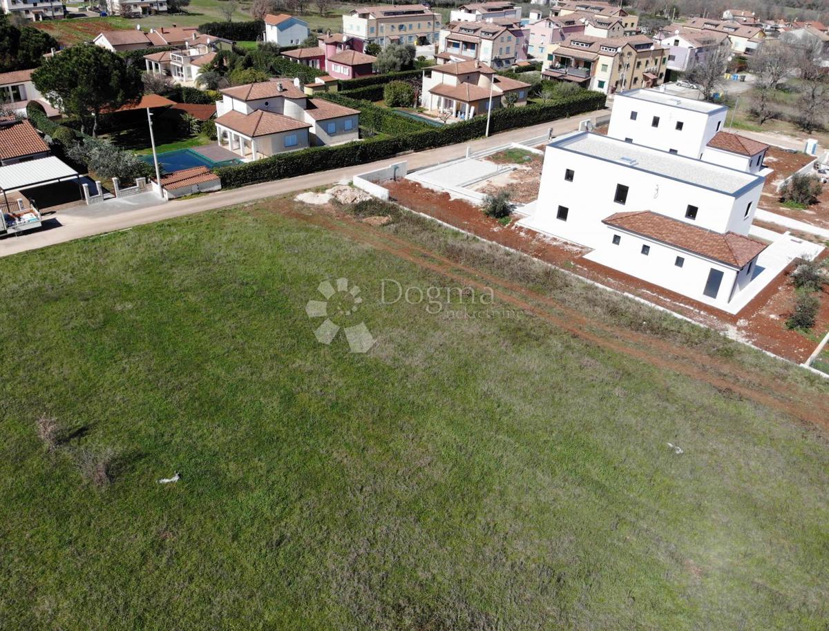 Terreno edificabile Poreč, 725m2