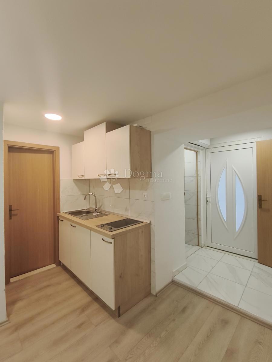 Allogio Varoš, Split, 27m2