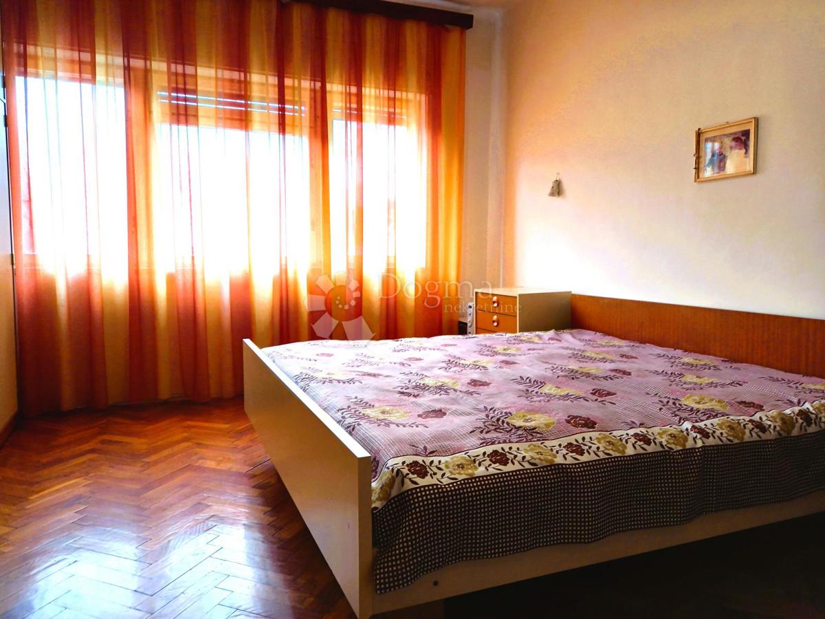 Rijeka, Pećine, 120 m dalla spiaggia