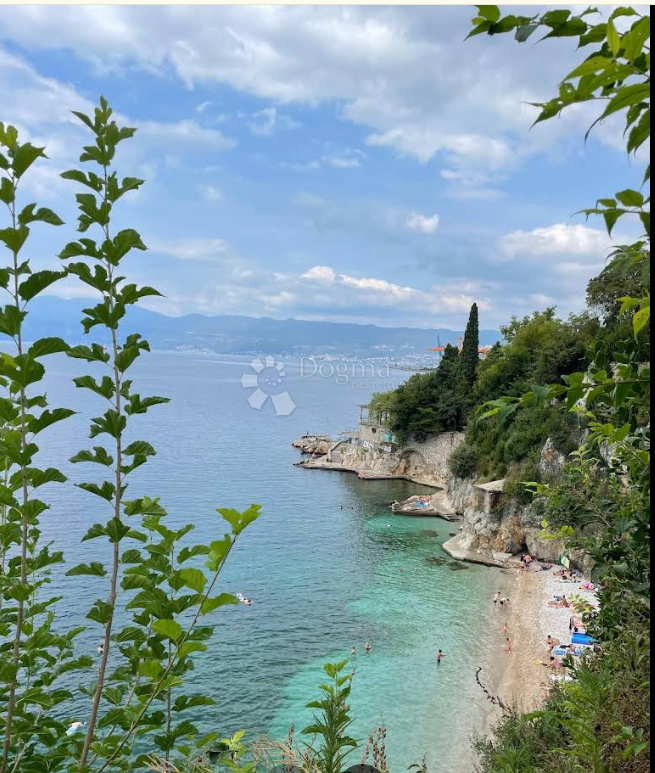 Rijeka, Pećine, 120 m dalla spiaggia