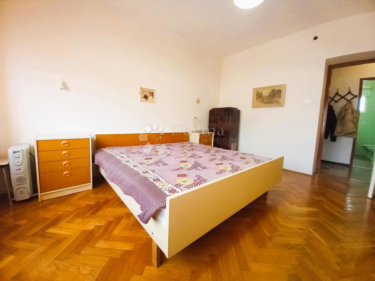 Rijeka, Pećine, 120 m dalla spiaggia