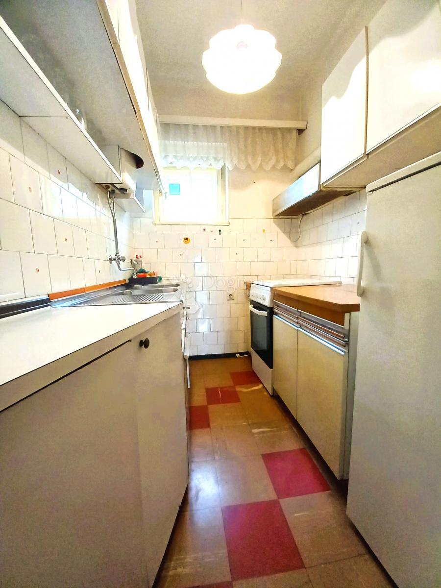 Rijeka, Pećine, 120 m dalla spiaggia