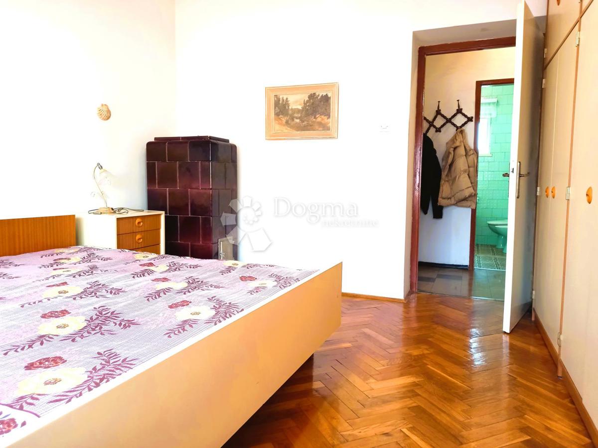 Rijeka, Pećine, 120 m dalla spiaggia