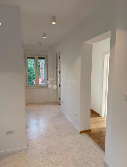 Allogio Vojak, Rijeka, 97m2