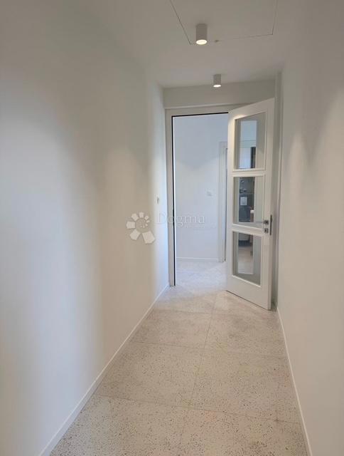 Allogio Vojak, Rijeka, 97m2