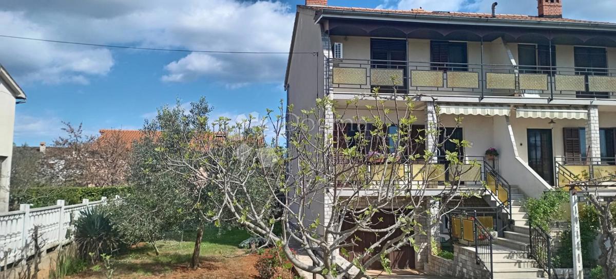 Grande casa a Loborica 