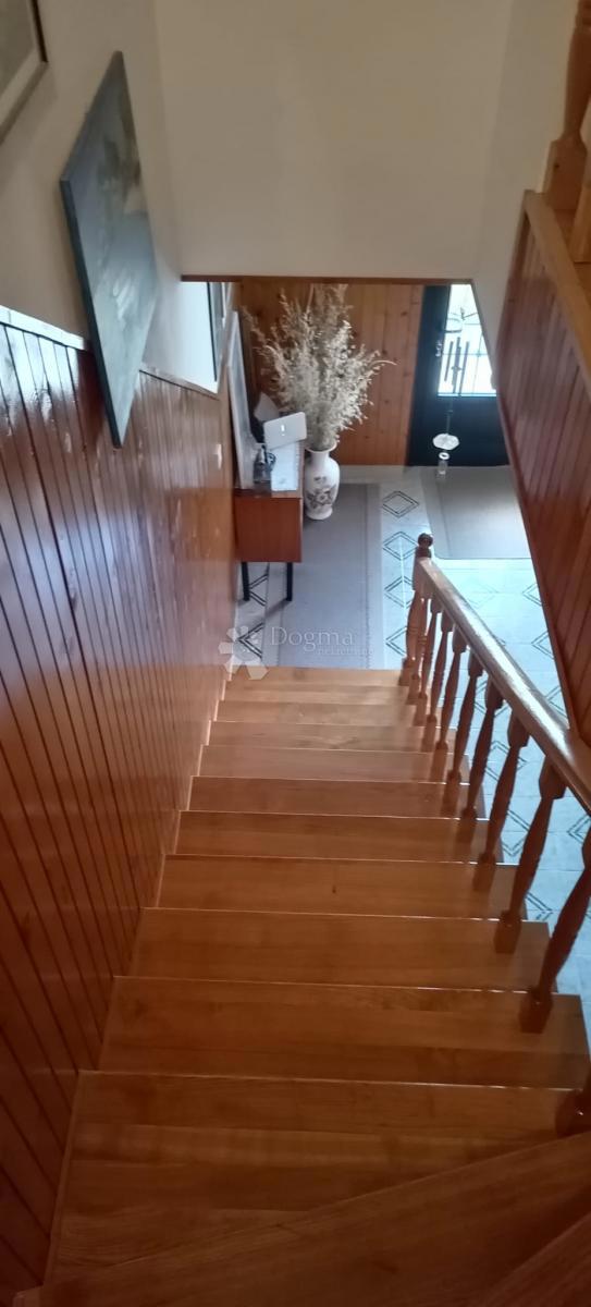 Grande casa a Loborica 