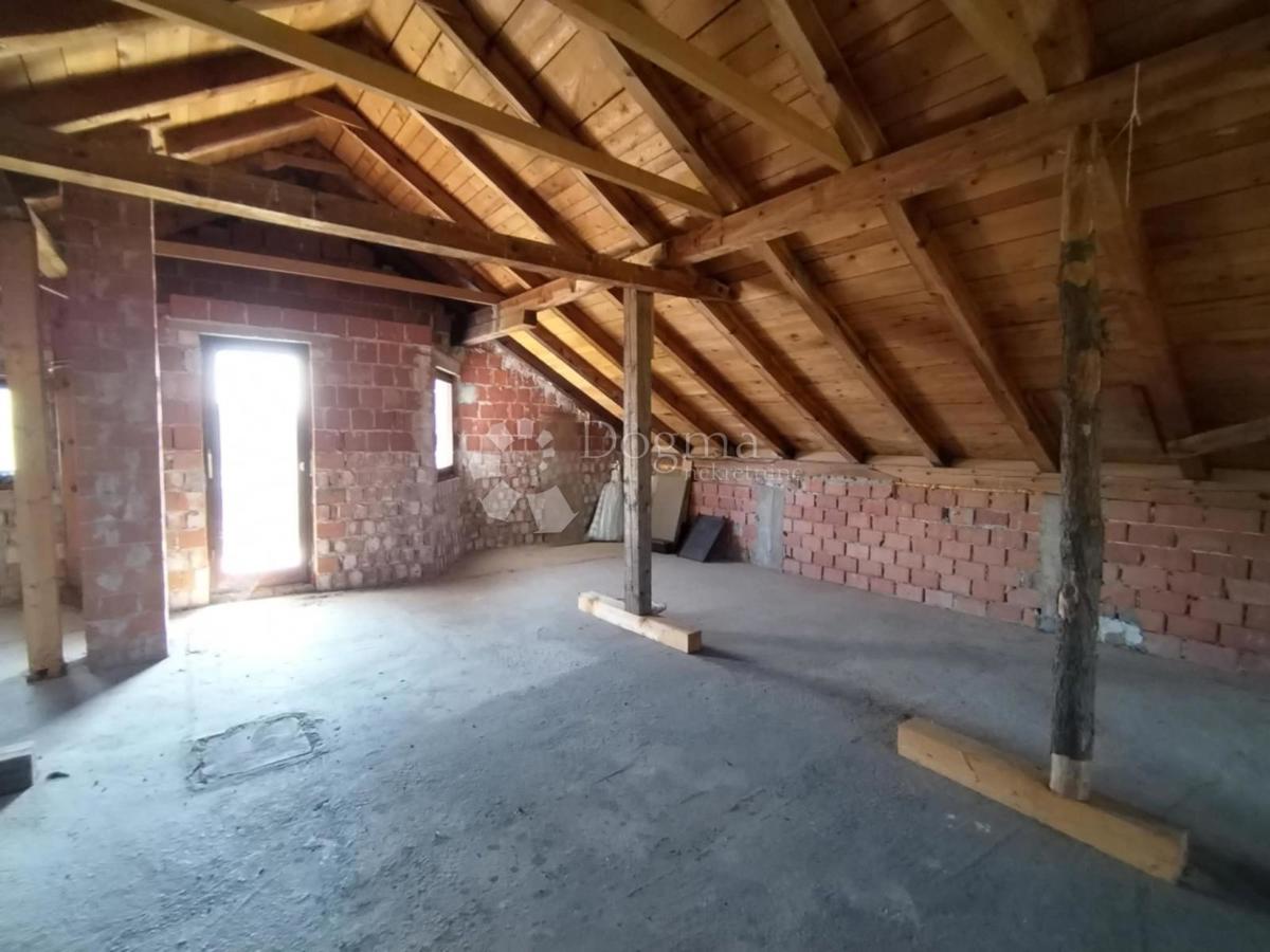 Casa Mali Grabičani, Sokolovac, 218m2