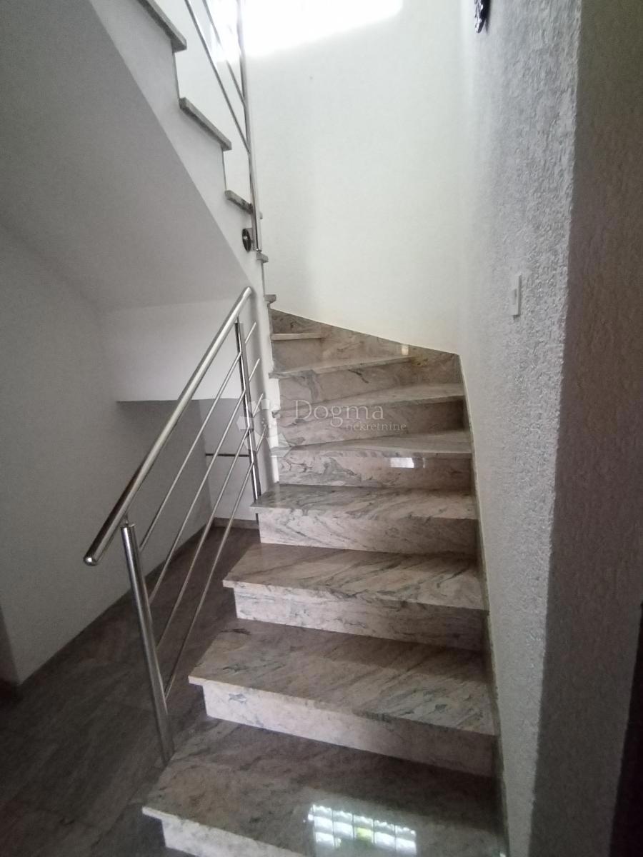 Casa Mali Grabičani, Sokolovac, 218m2