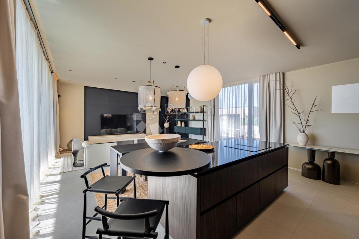 Villa esclusiva smart home, completamente attrezzata, con vista aperta