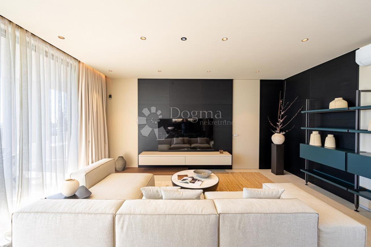 Villa esclusiva smart home, completamente attrezzata, con vista aperta