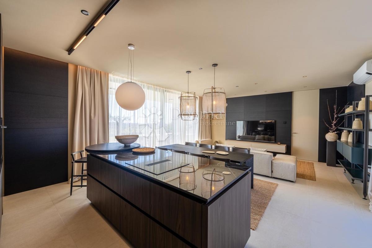 Villa esclusiva smart home, completamente attrezzata, con vista aperta