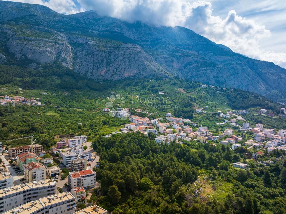 Terreno edificabile Makarska, 2.017m2