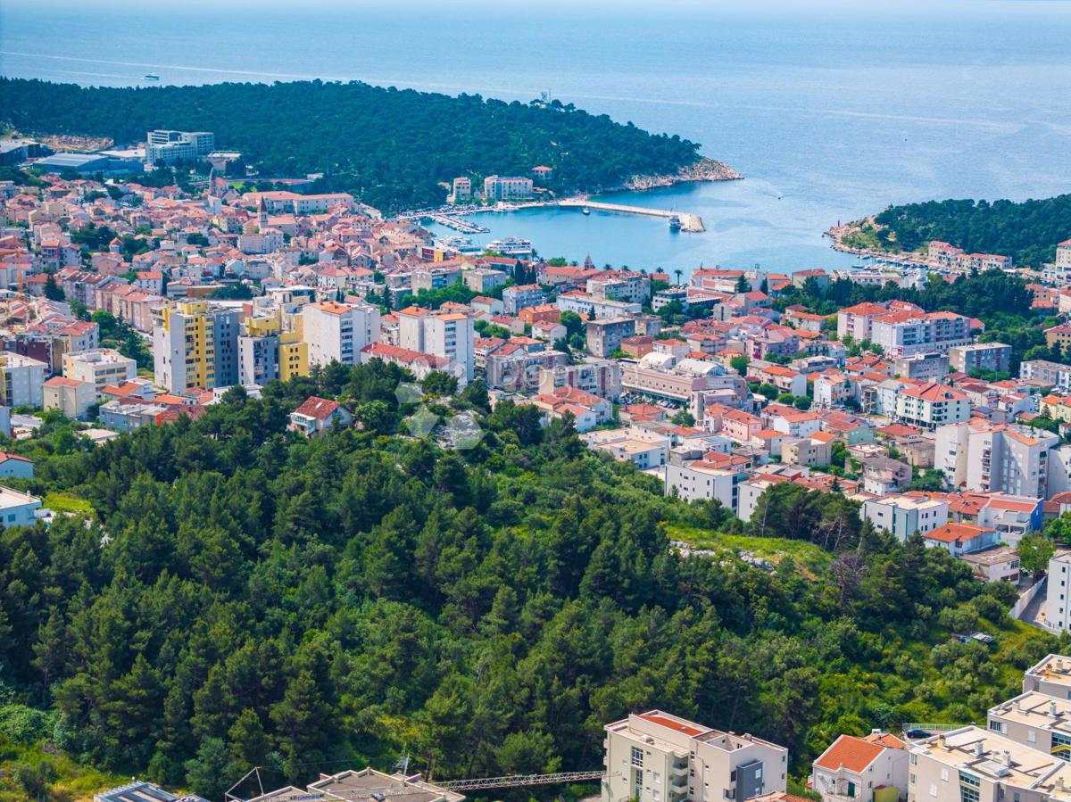 Terreno edificabile Makarska, 2.017m2