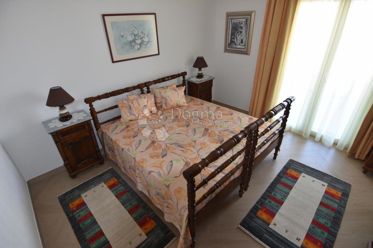 Casa Okrug Gornji, Okrug, 690m2