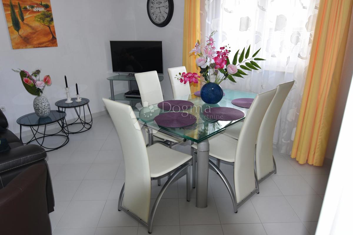 Casa Okrug Gornji, Okrug, 690m2