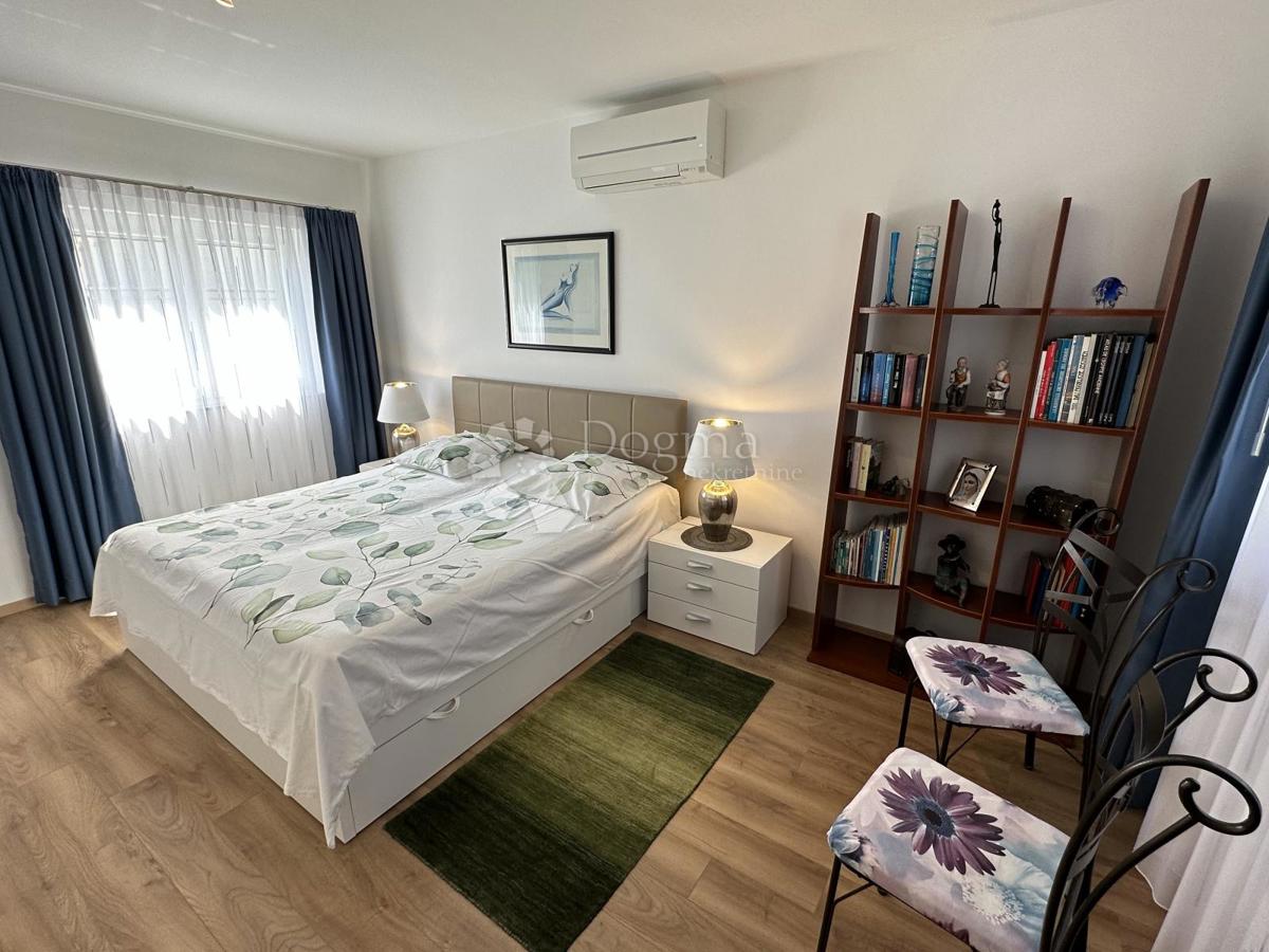 Casa Okrug Gornji, Okrug, 690m2