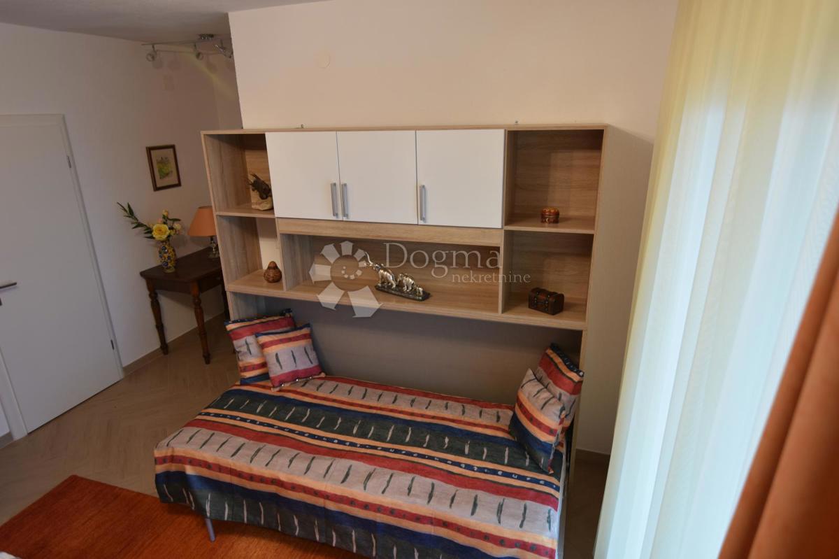 Casa Okrug Gornji, Okrug, 690m2