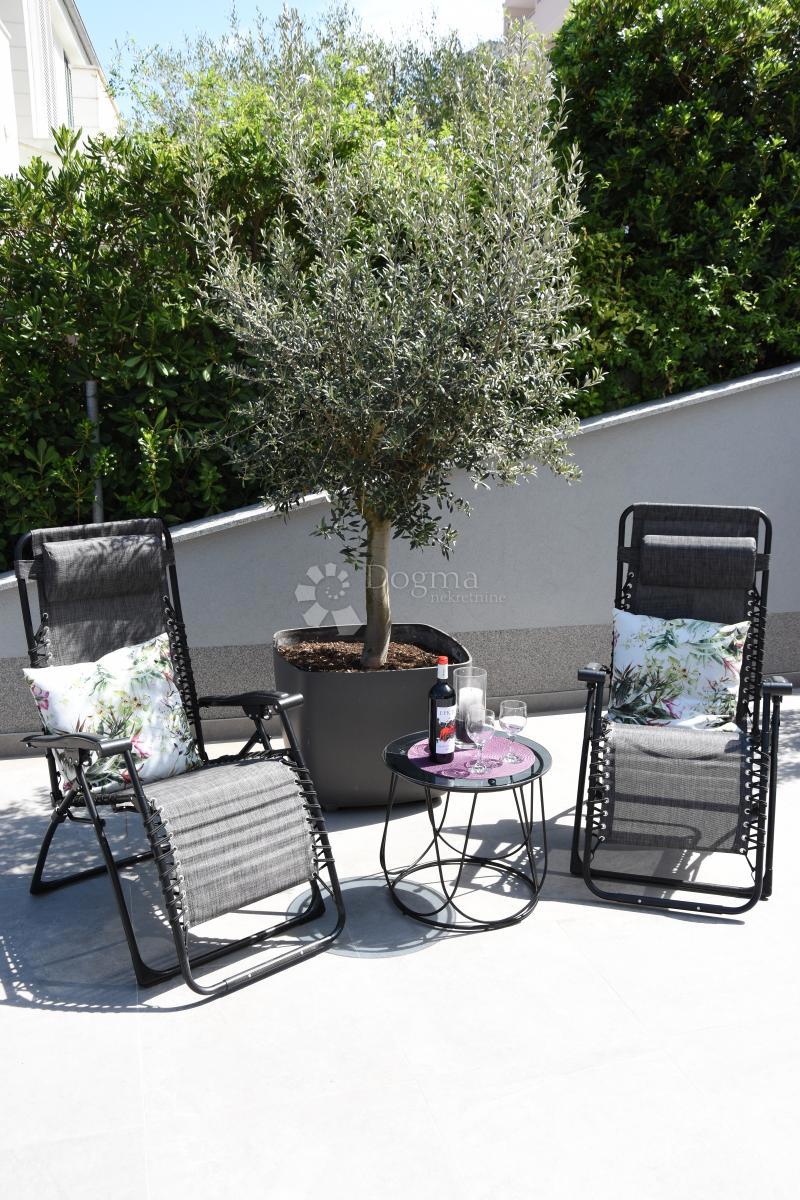 Casa Okrug Gornji, Okrug, 690m2