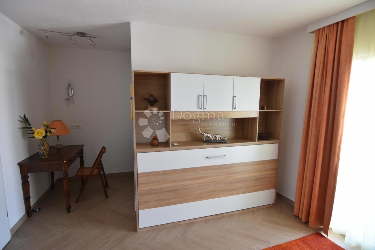 Casa Okrug Gornji, Okrug, 690m2