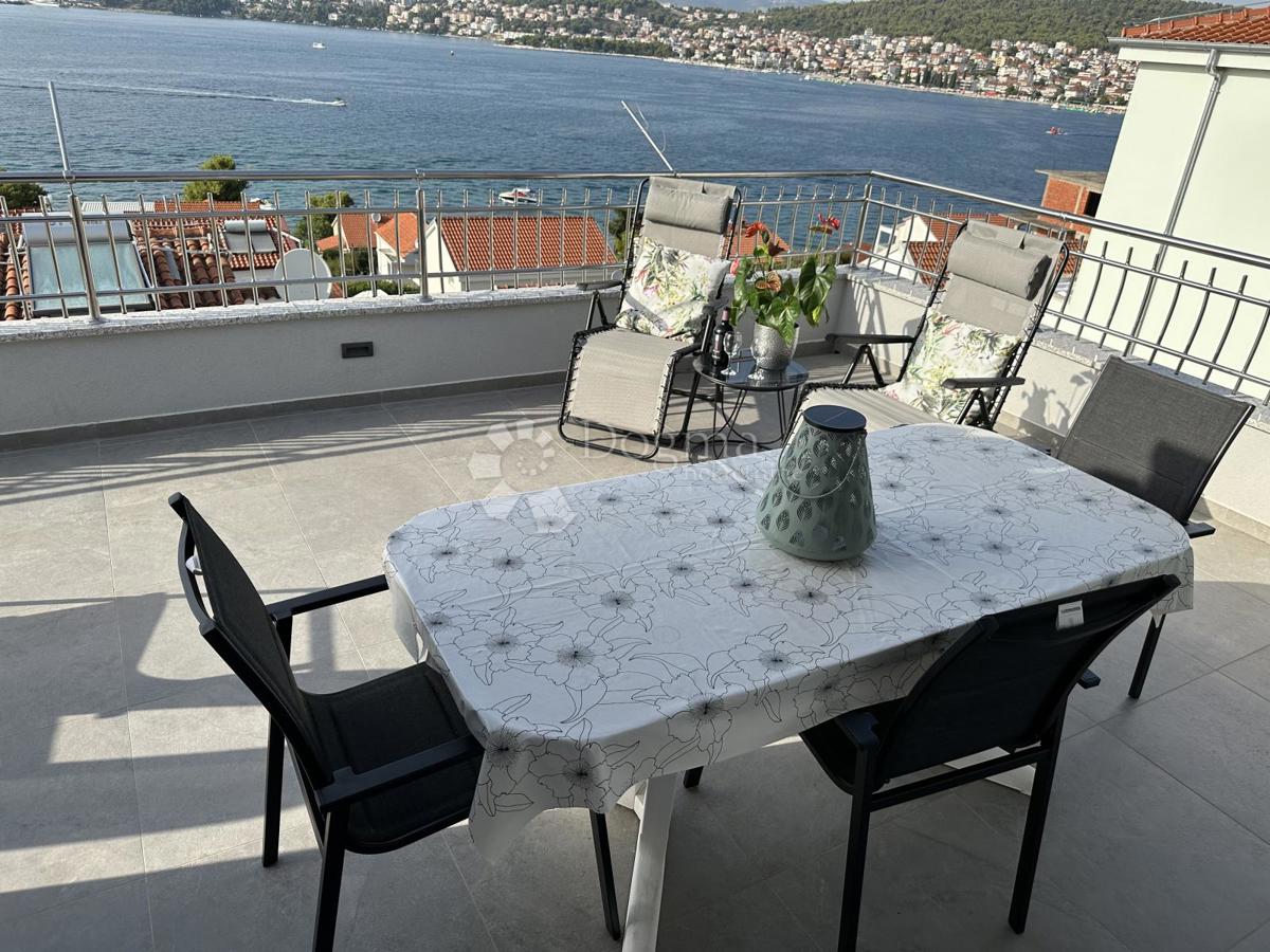 Casa Okrug Gornji, Okrug, 690m2