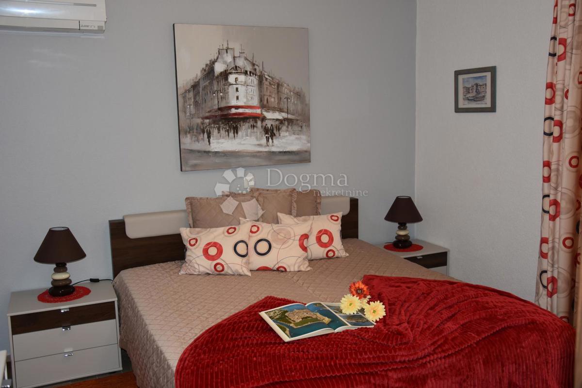 Casa Okrug Gornji, Okrug, 690m2