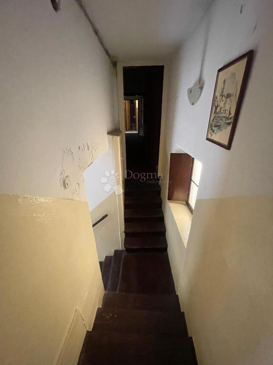 Casa Grad, Šibenik, 180,93m2